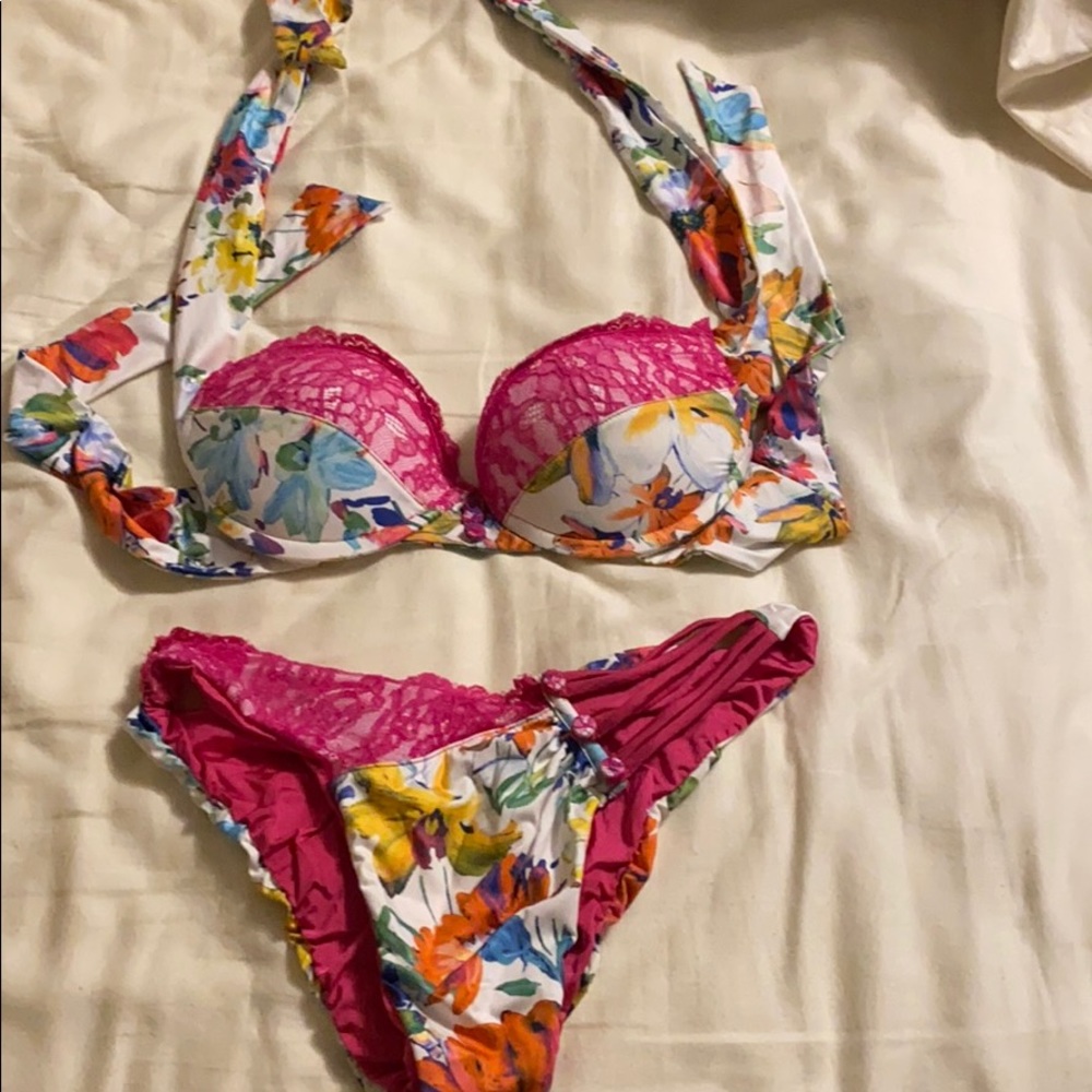 Beach Bunny BIKINI